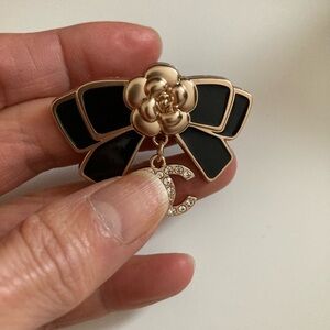 NWOT brooch
